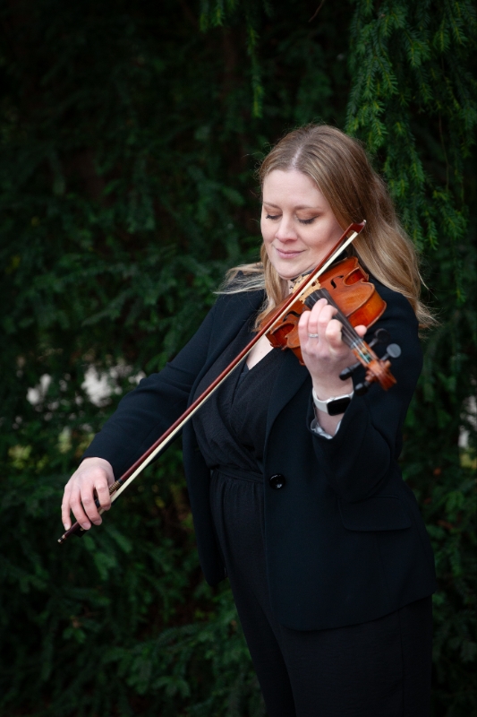 Gallery image 11: yorkshire-violinist