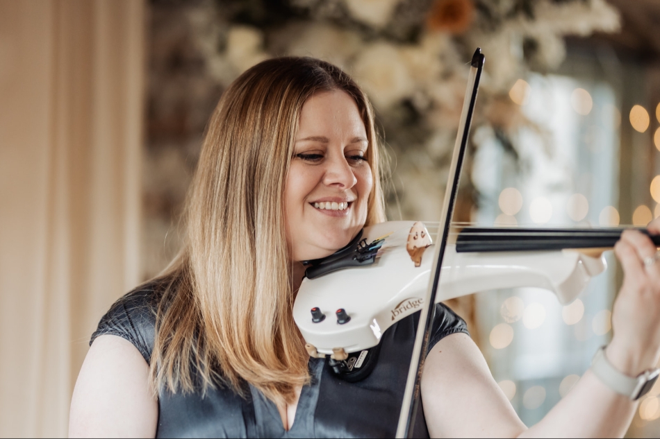Gallery image 10: yorkshire-violinist