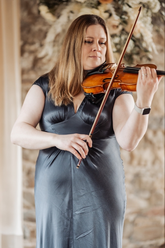 Gallery image 14: yorkshire-violinist