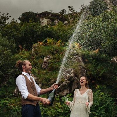 Best foodie wedding photos revealed