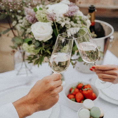 Celebrate weddings in style with tasty wines from Bordeaux