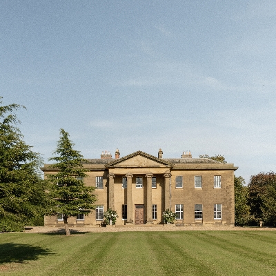 Wedding News: Rise Hall Mid-Week Wedding Offer 2025/2026 – Free Afternoon Tea or Cocktail Class for 20 Guests!