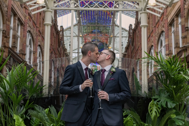 TV star Anna Richardson marries couple at Victoria Leeds to celebrate Leeds Pride: Image 2
