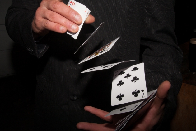 We chat wedding entertainment with Yorkshire wedding magician Wee Magic Al: Image 1