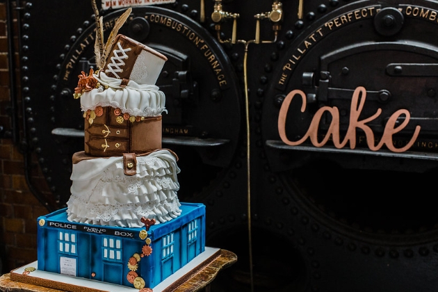 Five tips for choosing a novelty wedding cake - with Yorkshire wedding cake designer Debbie Gillespie: Image 1