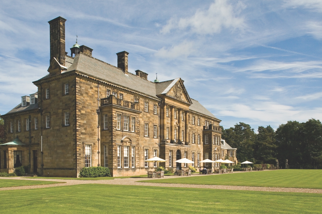 Green weddings at Crathorne Hall Hotel wedding venue in North Yorkshire: Image 1
