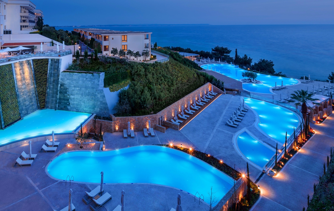 We're dreaming of Ikos Oceania in Halkidiki, Greece, the most amazing new honeymoon destination: Image 1