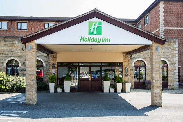 Check out contemporary Barnsley wedding venue Holiday Inn Barnsley: Image 1