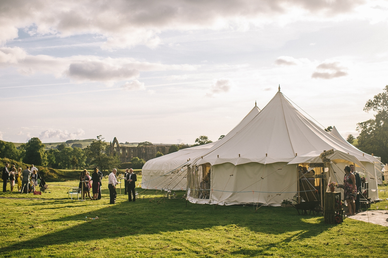 Get married al fresco with Yorkshire Yurts: Image 1