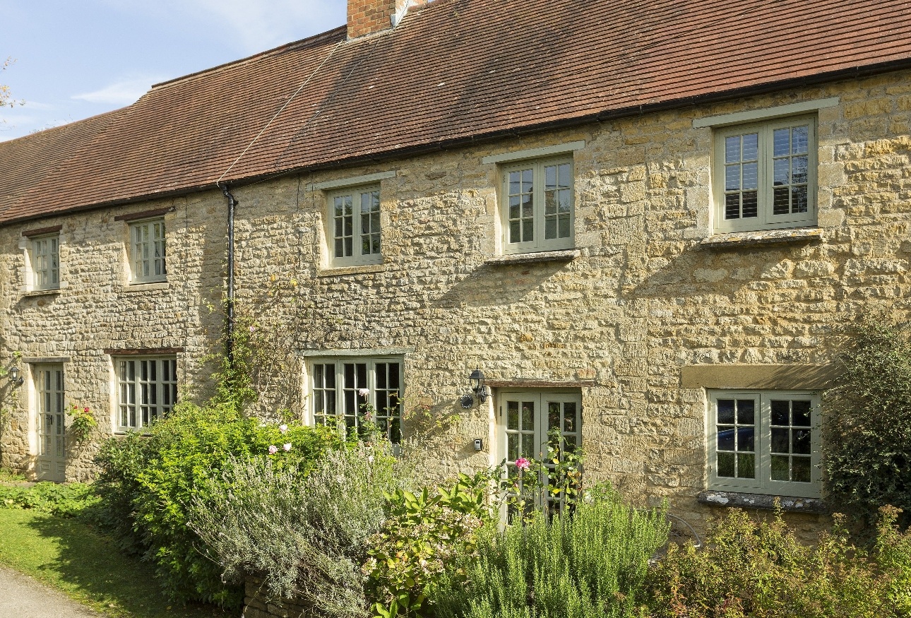 traditional terrace cottage with garden 