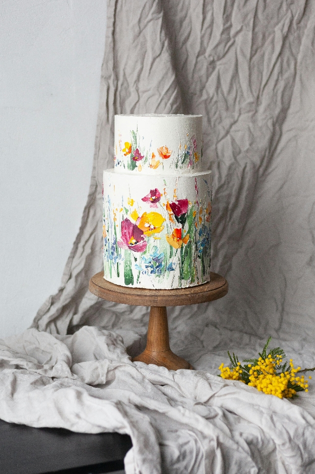 palette knife flowers wedding cake