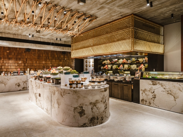 InterContinental Maldives Maamunagau Resort buffetn experience